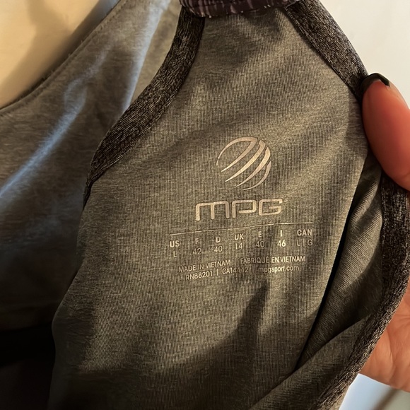 Grey and purple floral print athletic top - Picture 6 of 6